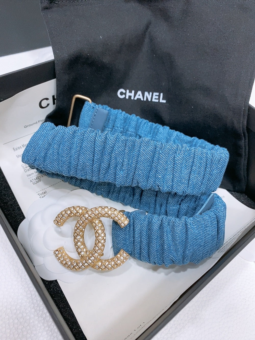 DOUBLE C ELASTIC BELT 30MM IN BLUE DENIM GOLD BUCKLE EMBOSSED CRYSTAL